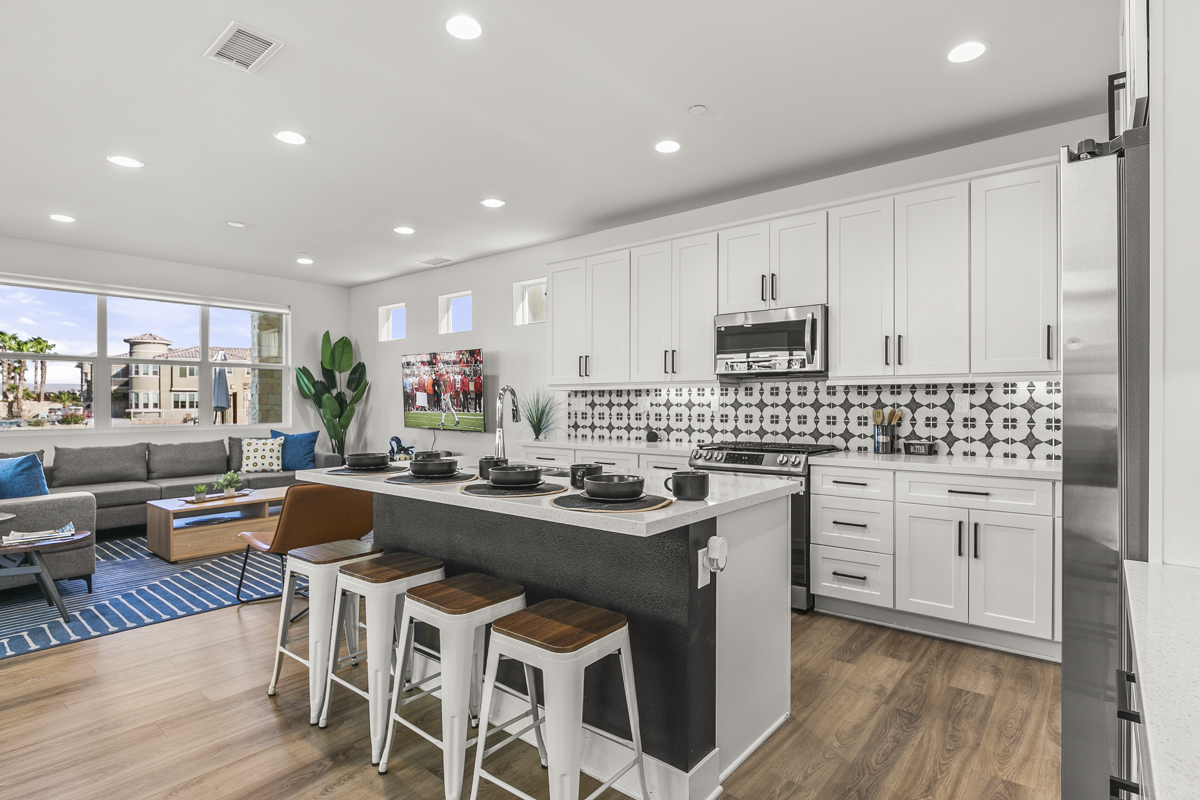 17_40 KITCHEN MLS